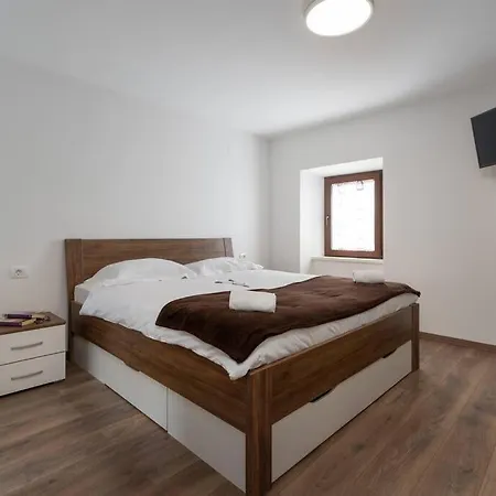 Vila Stonehouse By Briskva