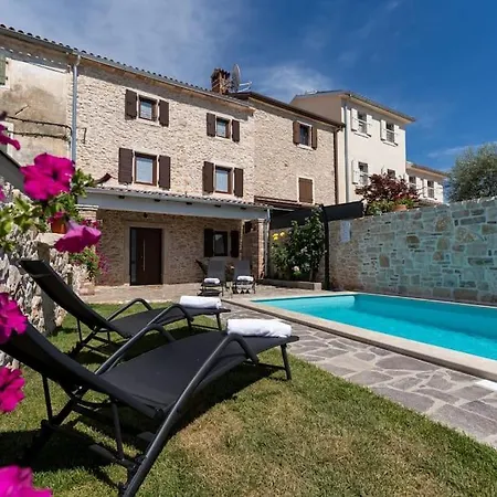 Stonehouse By Briskva Umag