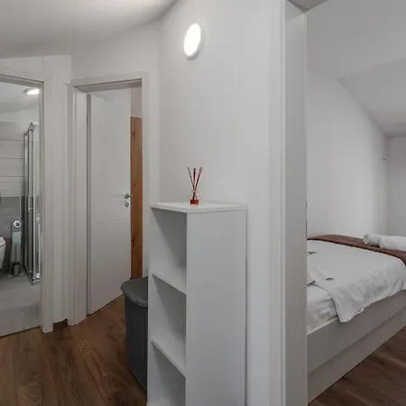 Stonehouse By Briskva Umag