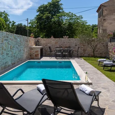 Stonehouse By Briskva * Umag