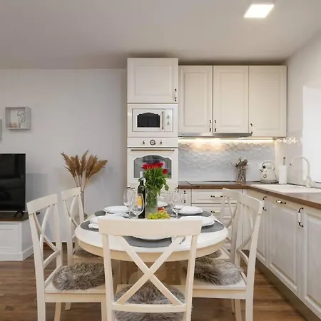 Stonehouse By Briskva *