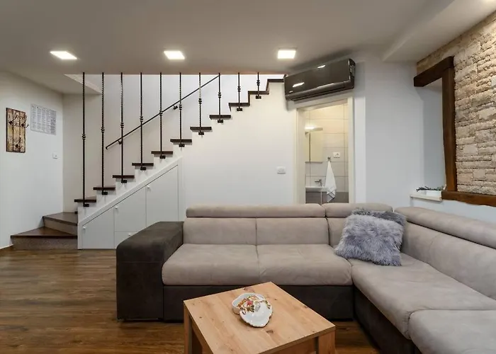 Stonehouse By Briskva Villa *