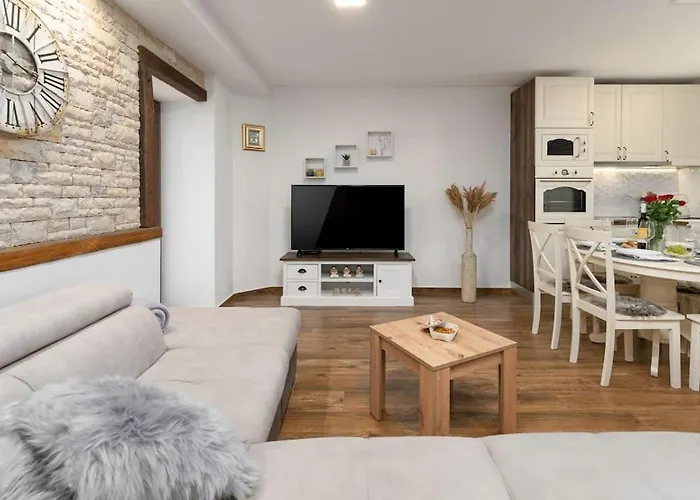 Stonehouse By Briskva Umag